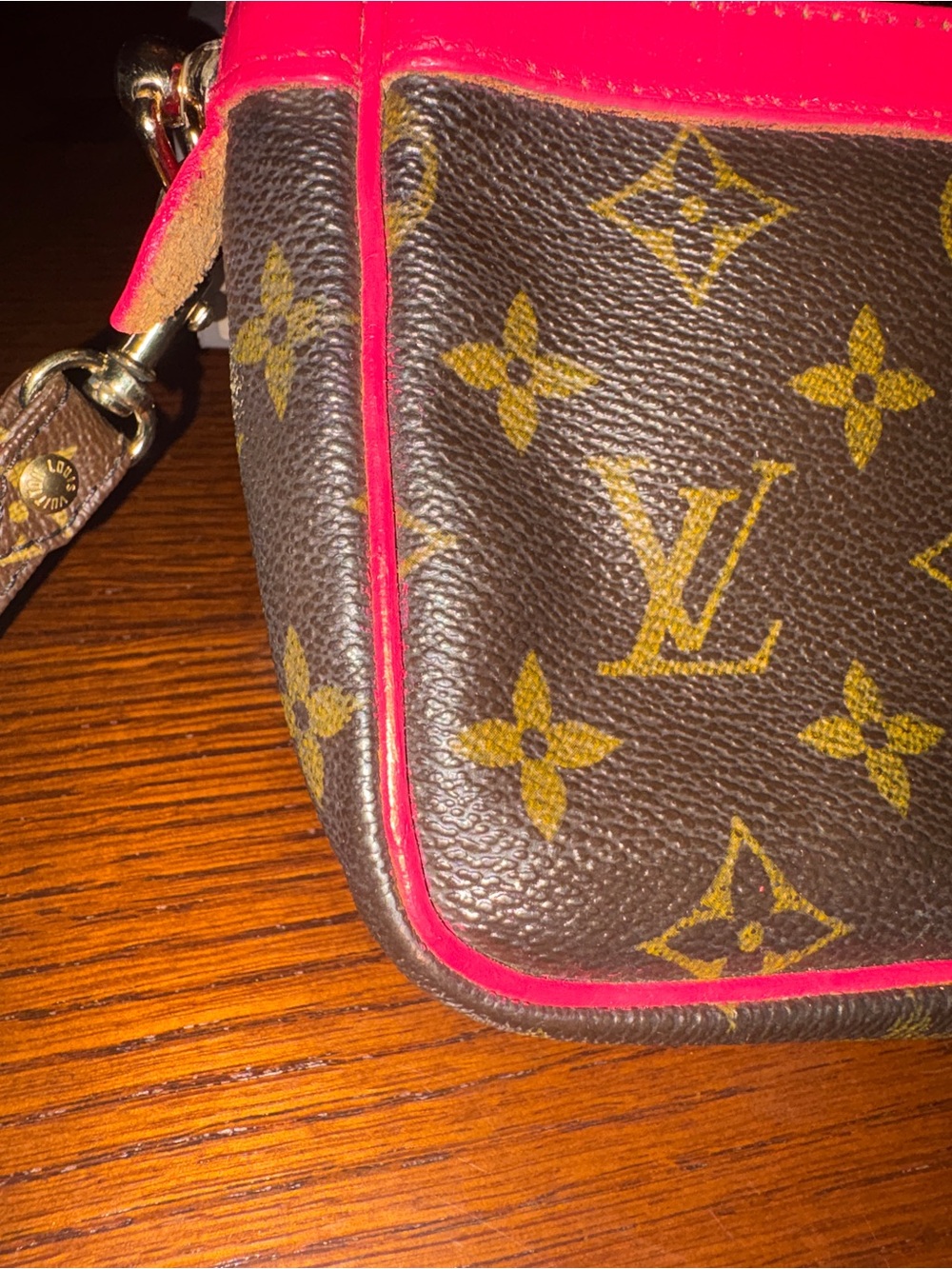 🍒 Authentic!! Louis Vuitton Monogram Crossbody with red trim. - Picture 3 of 11